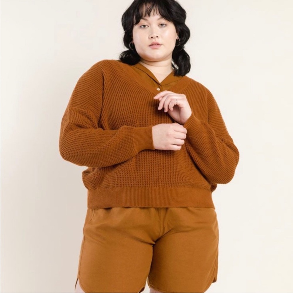 Tradlands Women's V-Neck Sweater in Rust